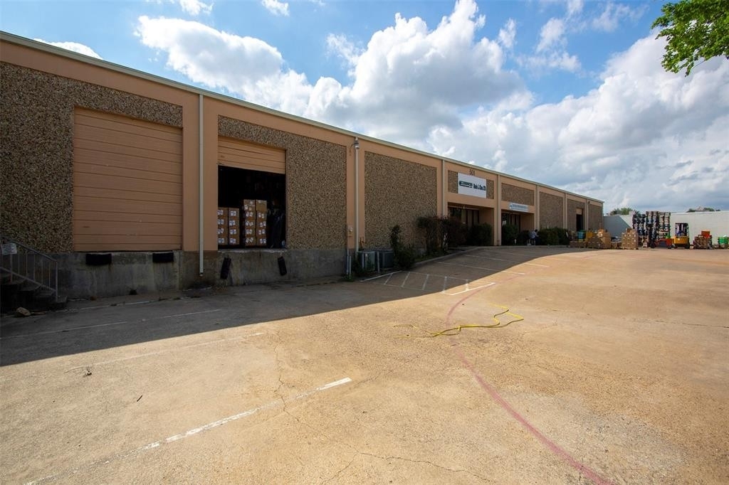 501 Industrial Drive - Photo 1