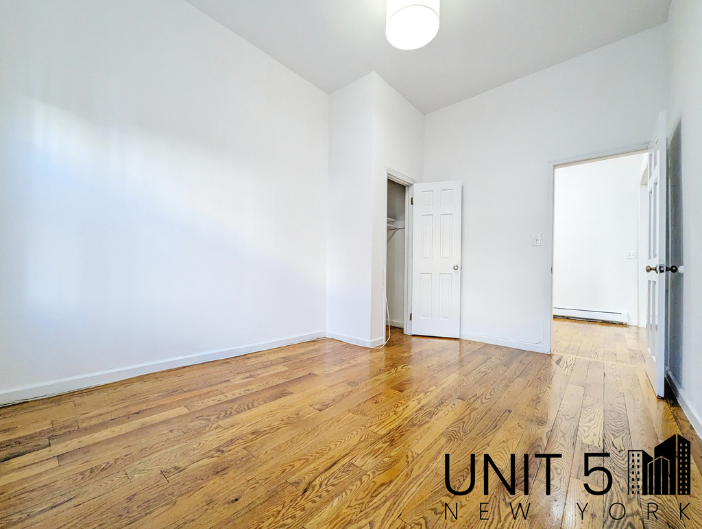 901 Willoughby Avenue - Photo 4