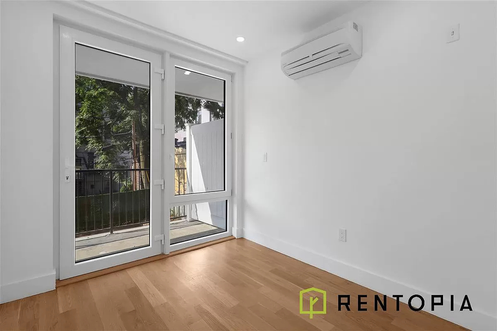 350 Meeker Avenue - Photo 4