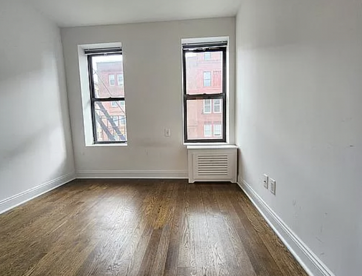 Mott Street off Grand - Photo 3