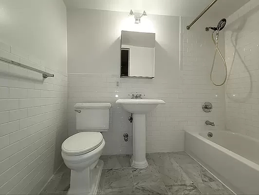 242 East 75th Street - Photo 4