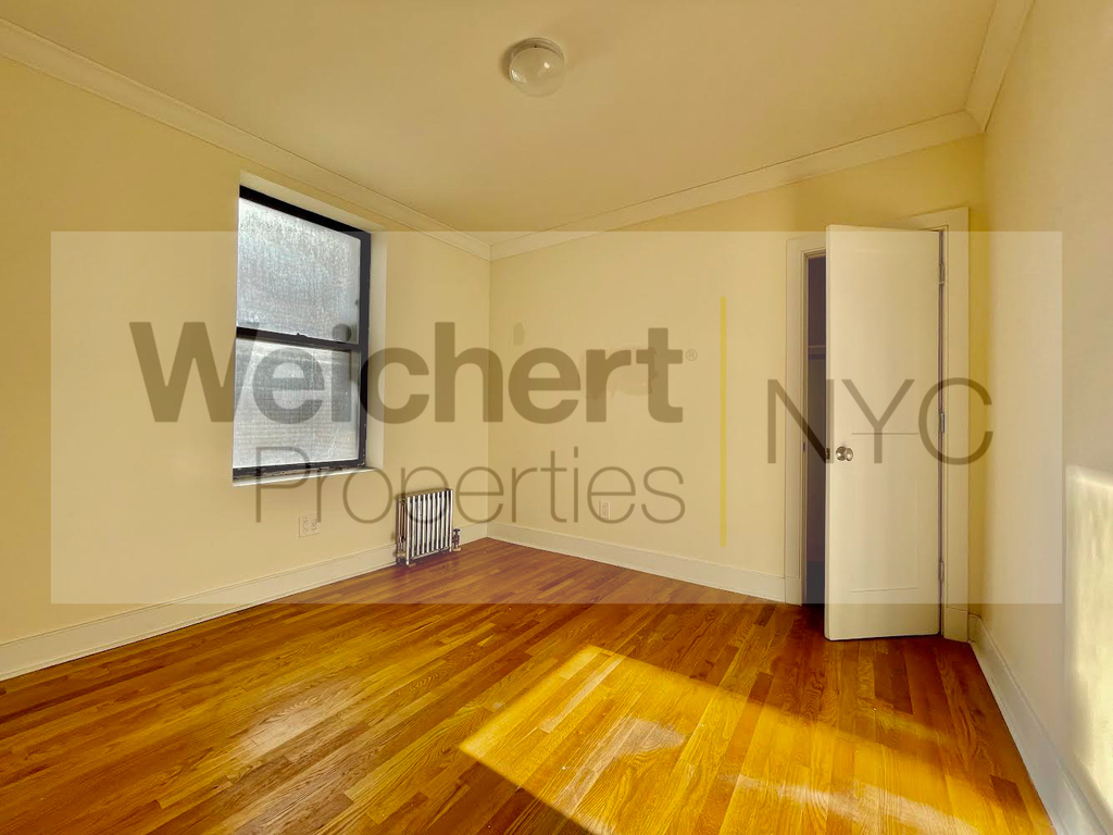 9 Central Park North - Photo 1