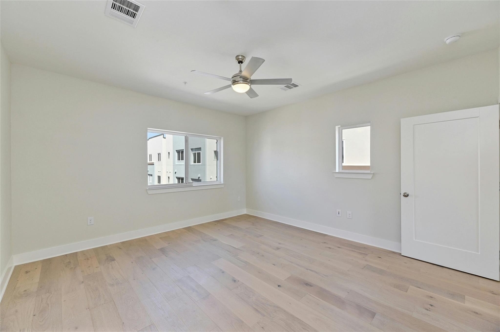 2827 Manor Rd - Photo 18