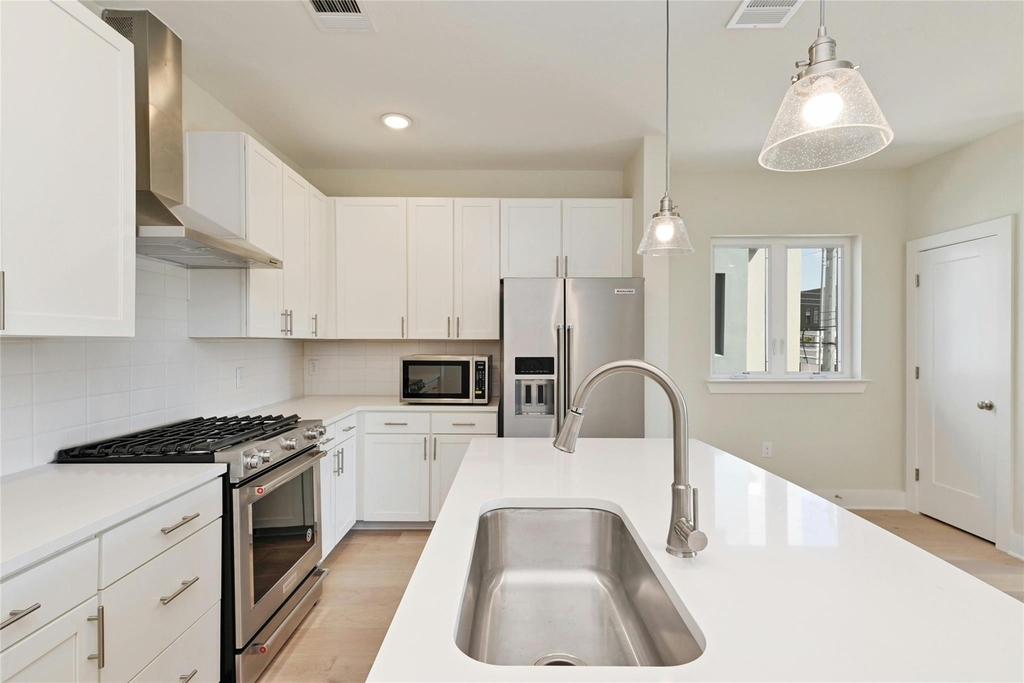 2827 Manor Rd - Photo 9