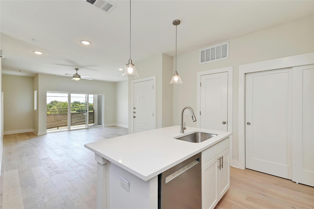 2827 Manor Rd - Photo 8