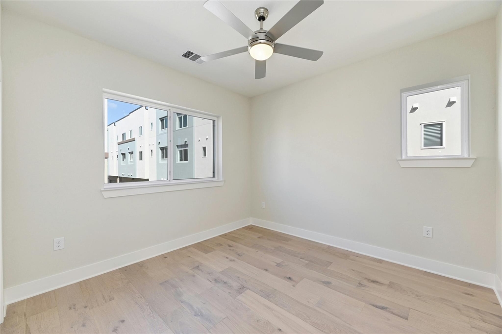 2827 Manor Rd - Photo 21