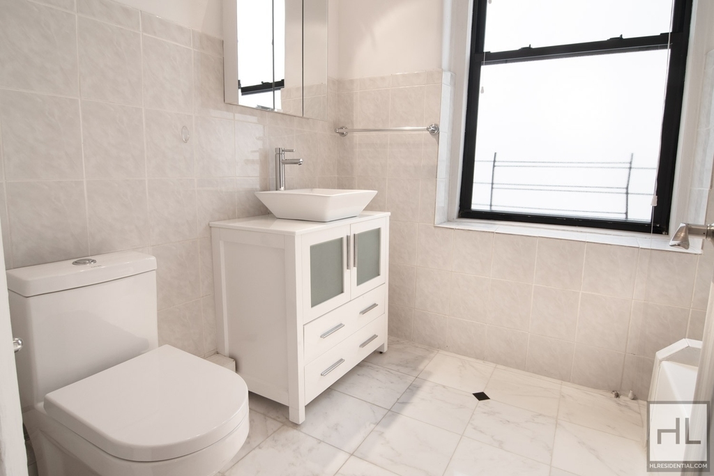 7 Avenue - Photo 4