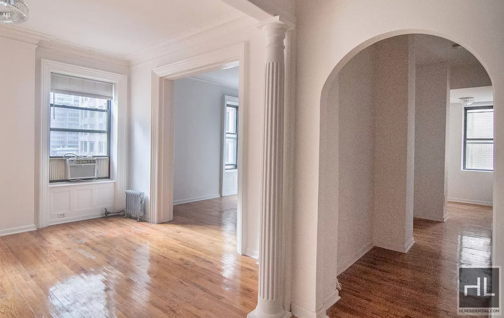 7 Avenue - Photo 0