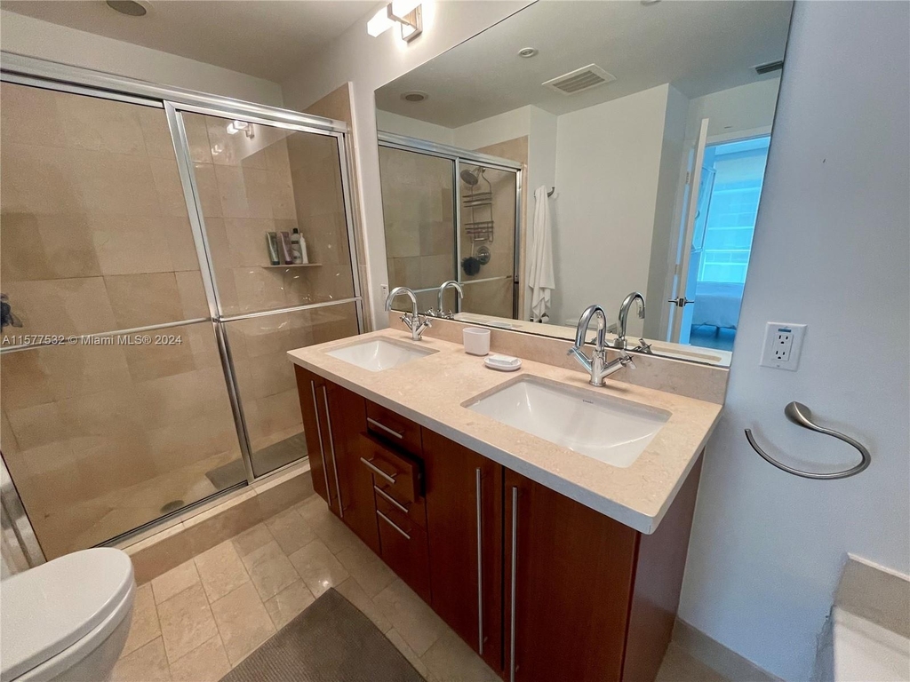 1111 Sw 1 Av - Photo 20