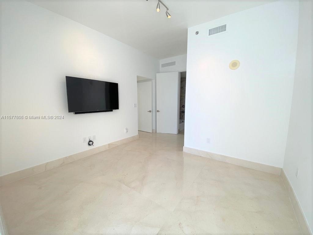 16001 Collins Ave - Photo 15
