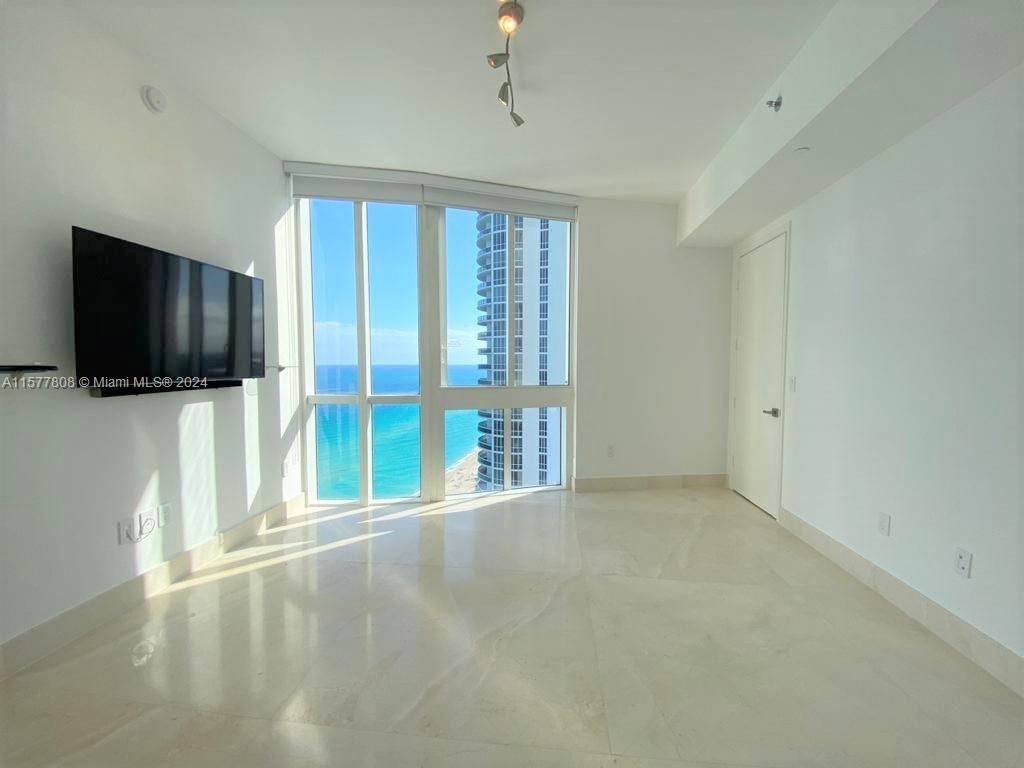 16001 Collins Ave - Photo 12