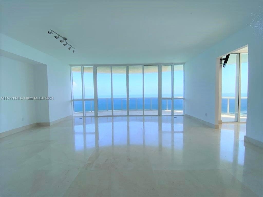 16001 Collins Ave - Photo 2