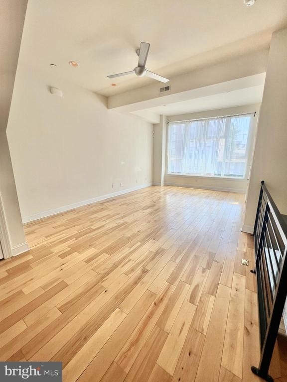 1852 Frankford Ave - Photo 2
