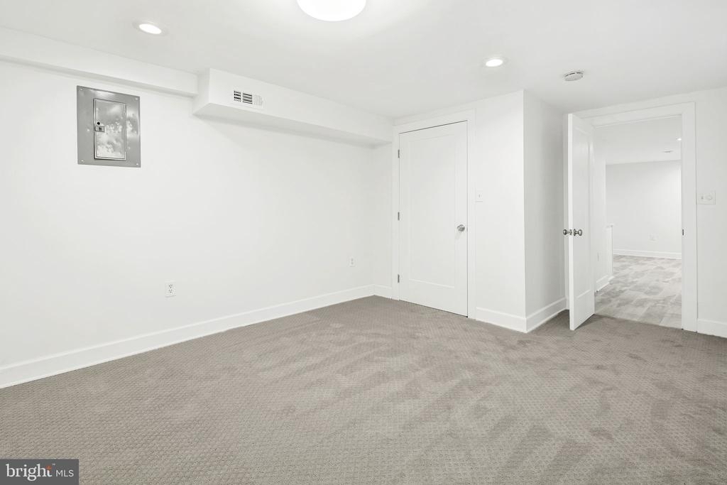 3007 11th St Nw - Photo 17