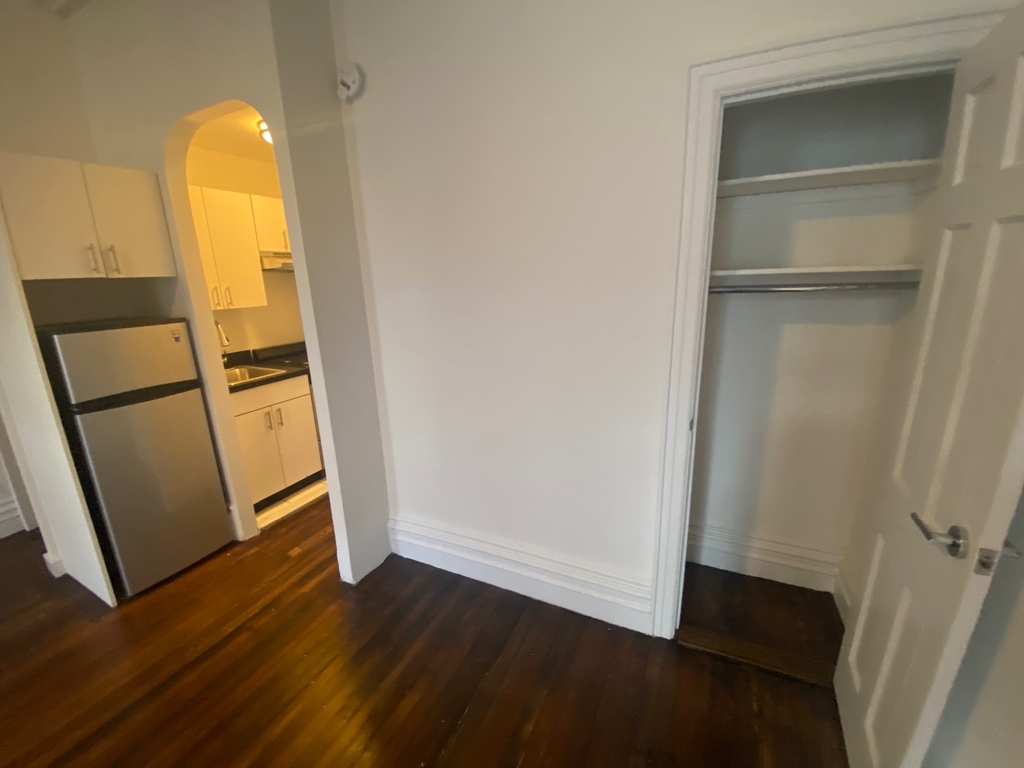 39 East 65th Street - Photo 4