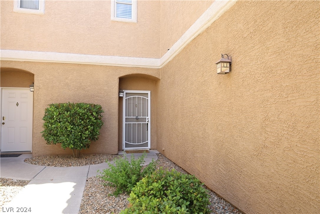 251 S Green Valley Parkway - Photo 13