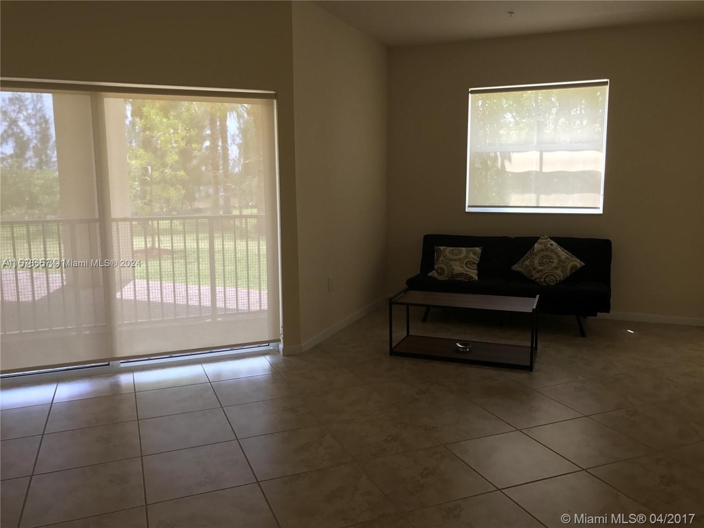 8650 Nw 97th Ave - Photo 7
