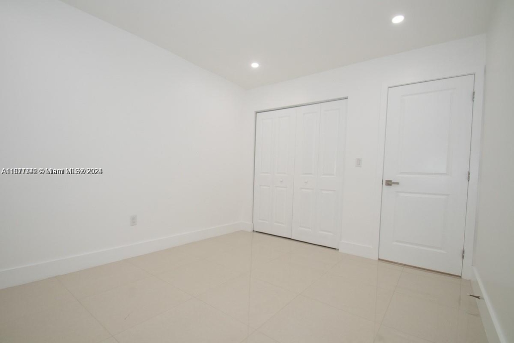 233 Nw 53rd Ave - Photo 30