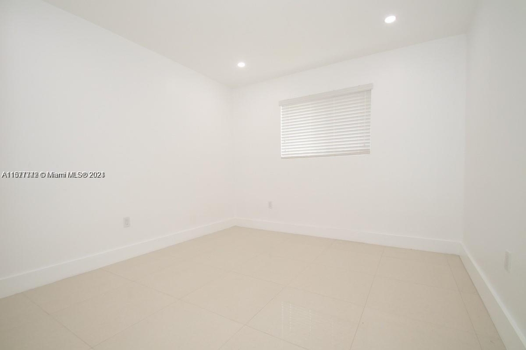 233 Nw 53rd Ave - Photo 27