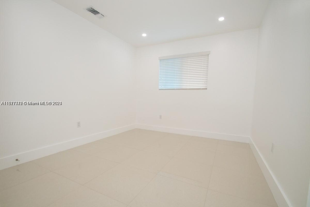 233 Nw 53rd Ave - Photo 10