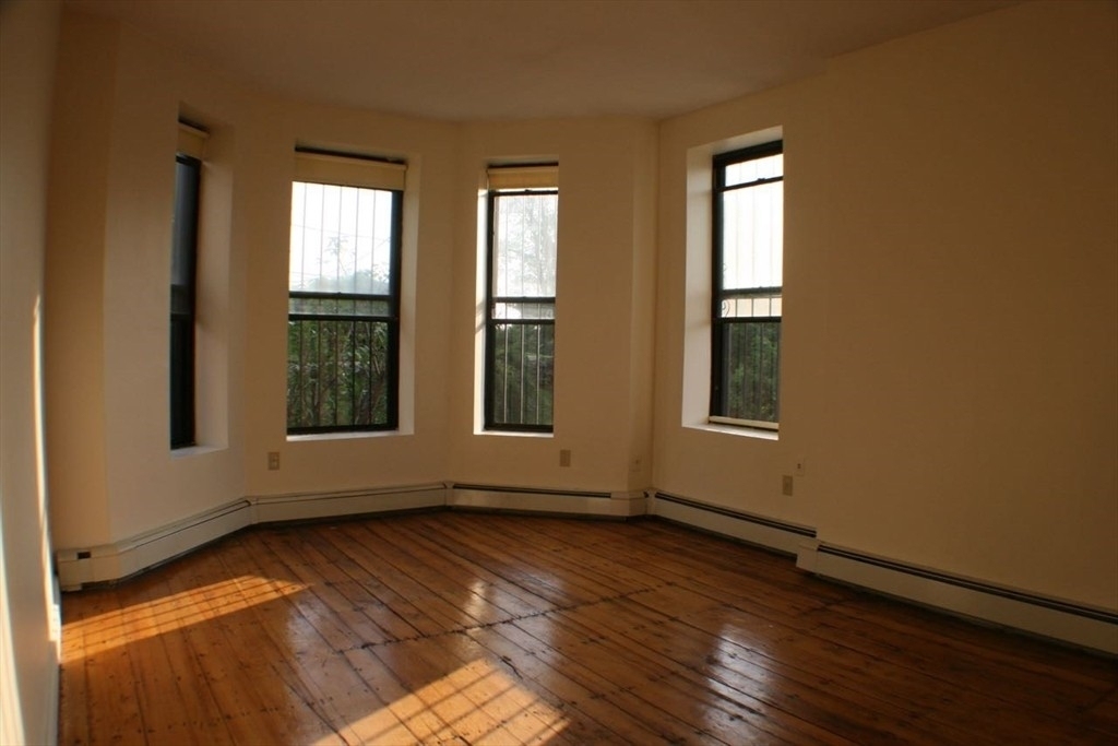 31 Fort Ave - Photo 3