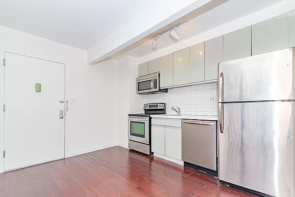 286 Stanhope Street - Photo 2