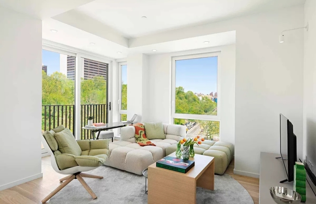 320 West 135th Street - Photo 5
