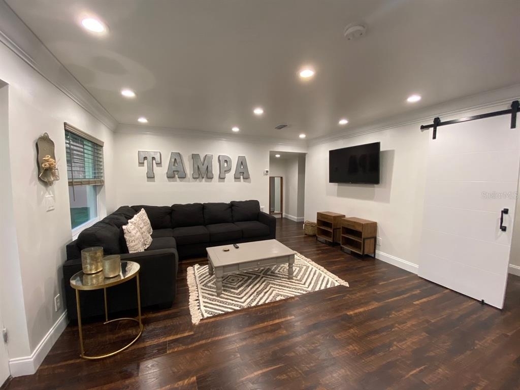 2905 W Ballast Point Boulevard - Photo 2