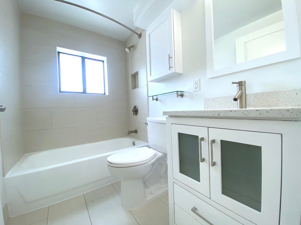 East 91st Street - Photo 5