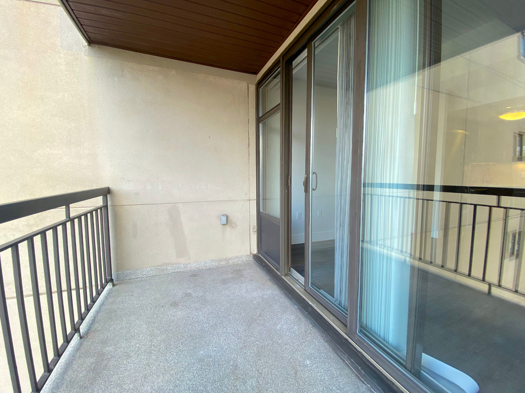 East 91st Street - Photo 6