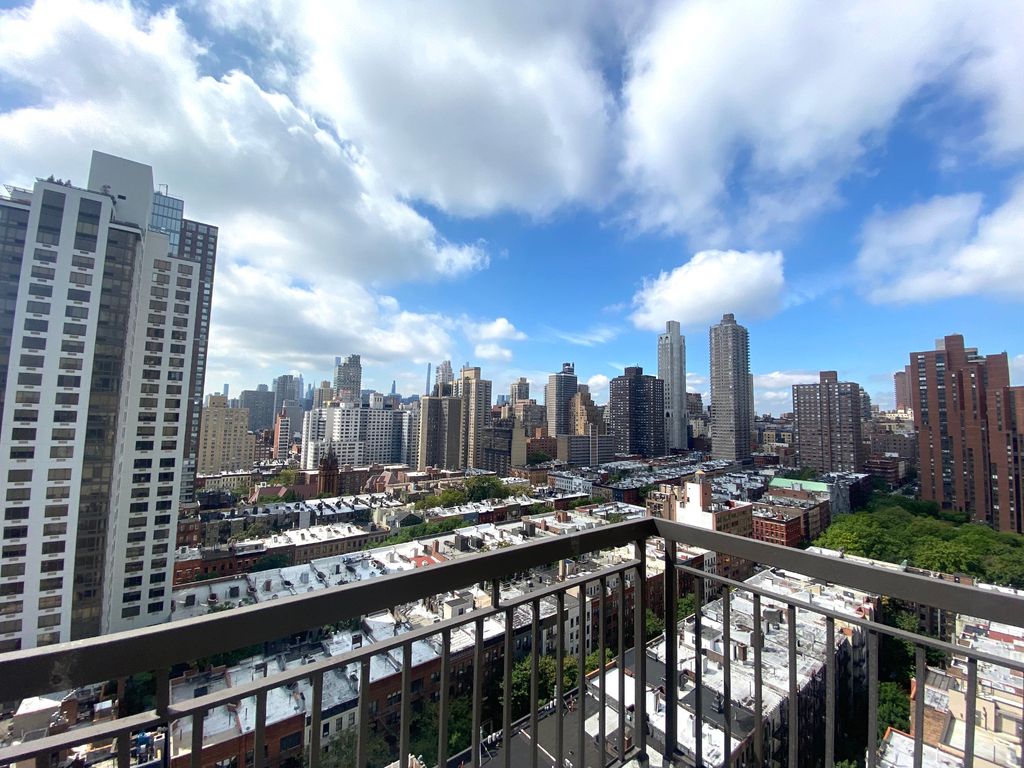 East 91st Street - Photo 0