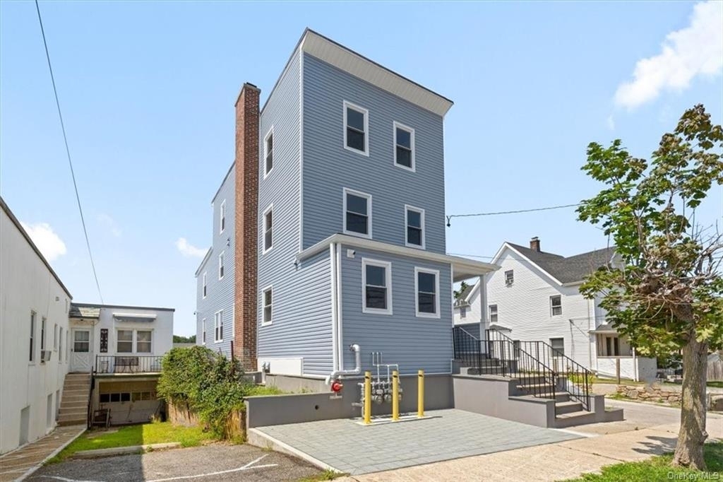 76 Crotona Avenue - Photo 0