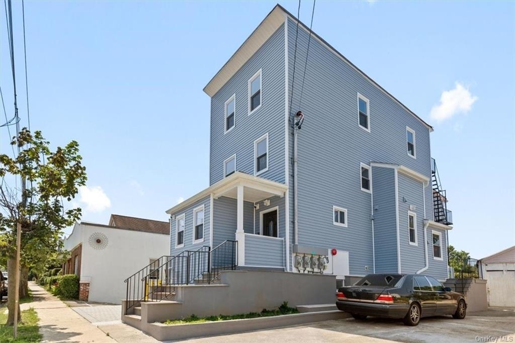 76 Crotona Avenue - Photo 1