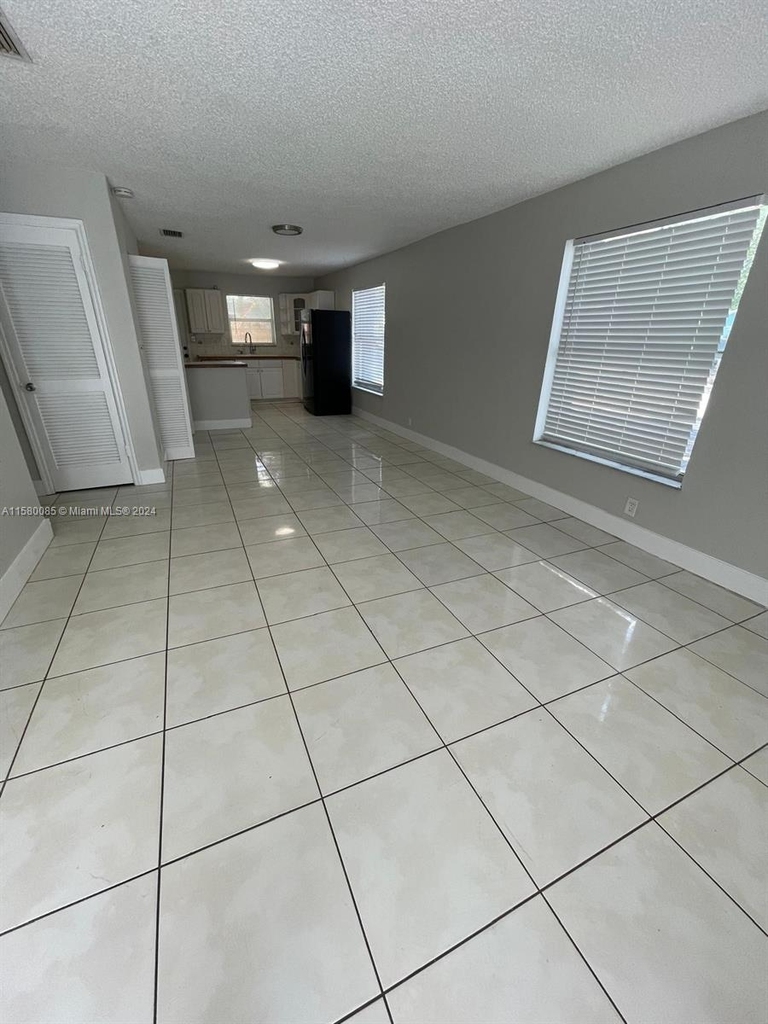 5511 Sw 43rd Ter - Photo 7