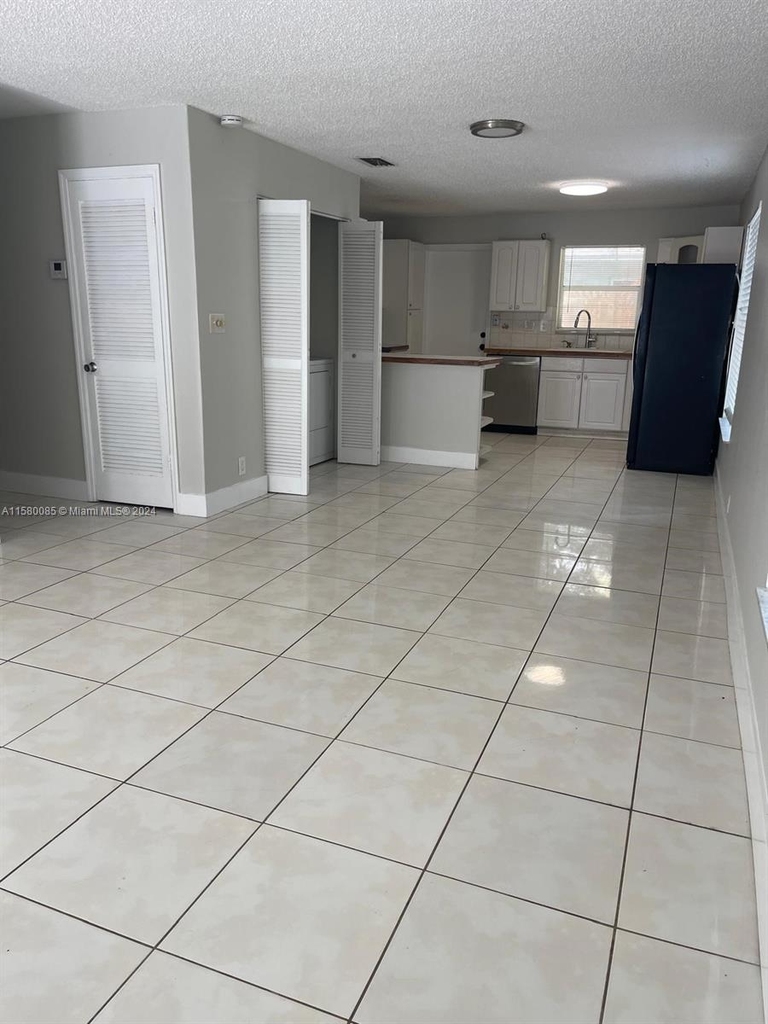 5511 Sw 43rd Ter - Photo 6