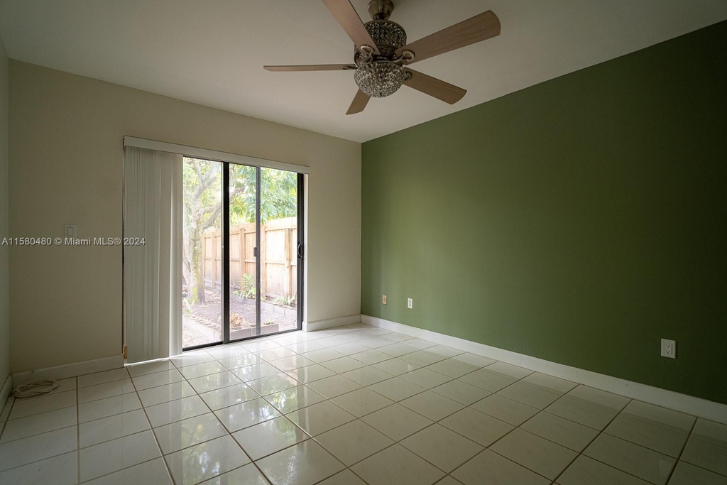 2440 Sw 83rd Ter - Photo 10