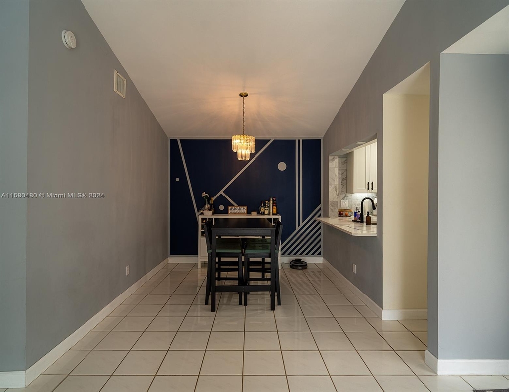 2440 Sw 83rd Ter - Photo 5