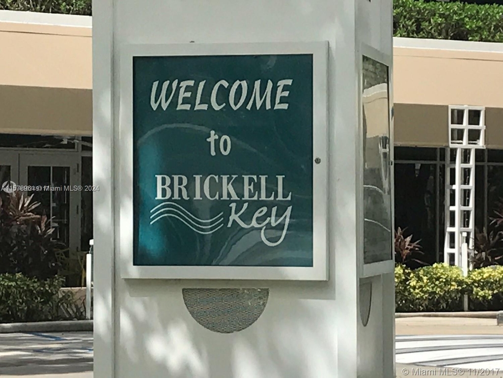 540 Brickell Key Dr - Photo 24