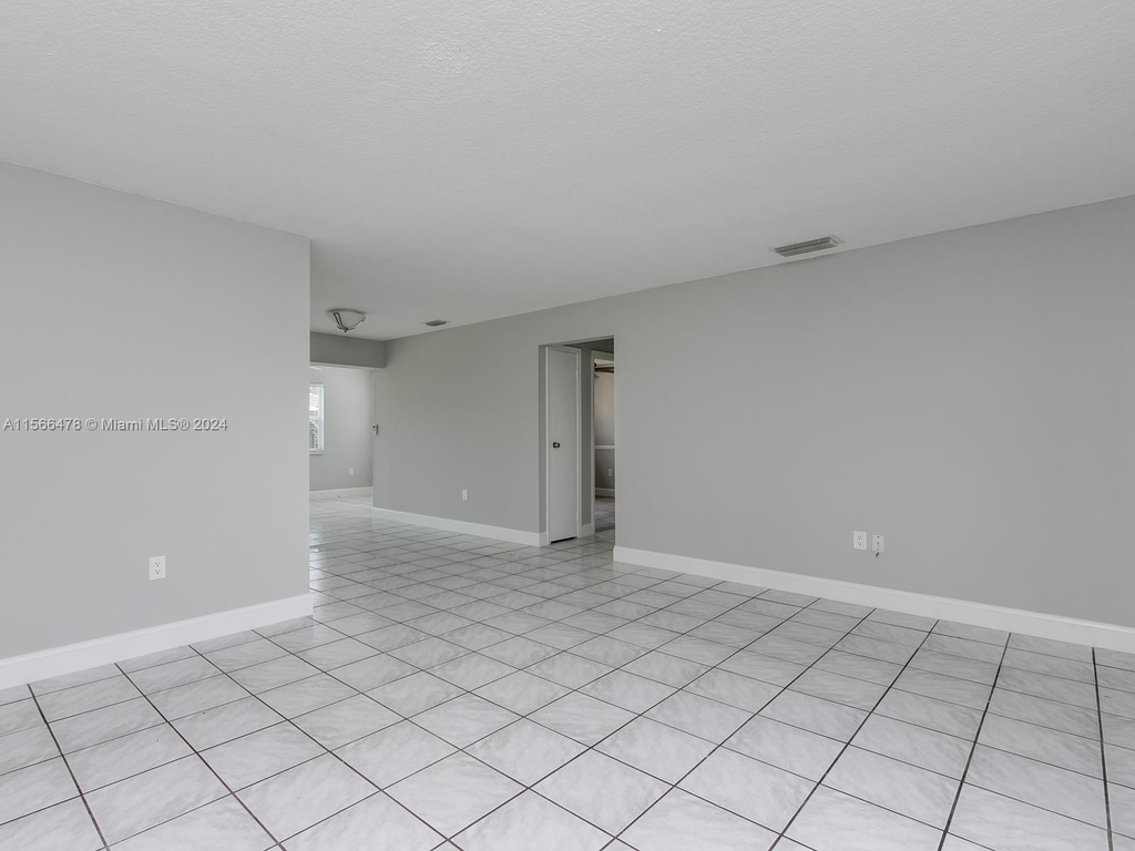 11461 Nw 32nd Pl - Photo 19