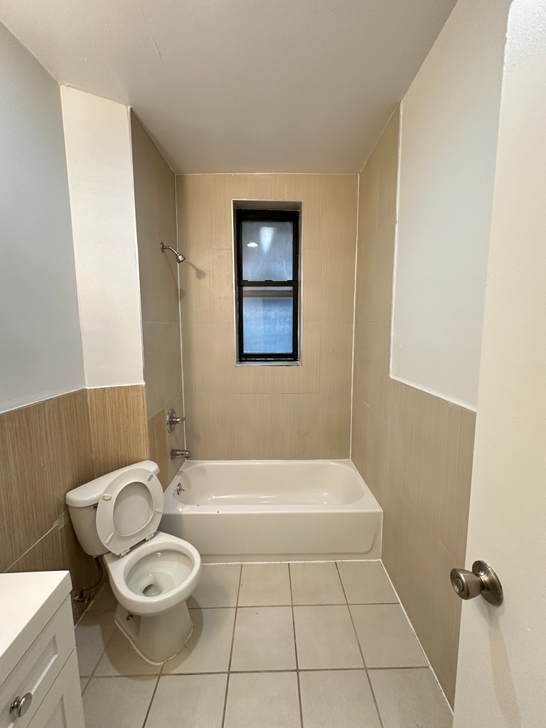 Bedford Avenue (Sterling Pl / St Johns Pl) - Photo 7