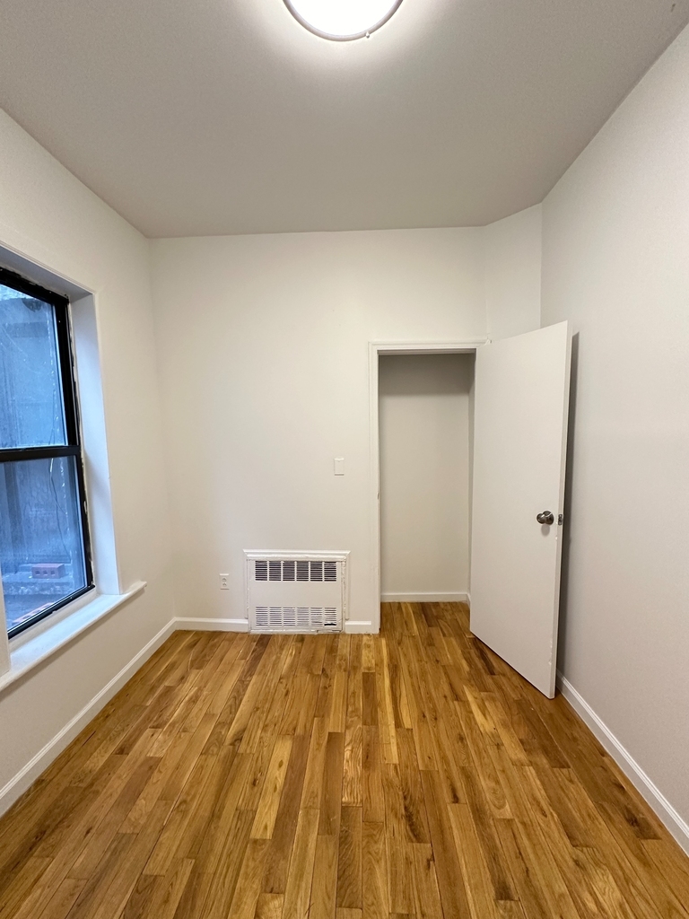Bedford Avenue (Sterling Pl / St Johns Pl) - Photo 2