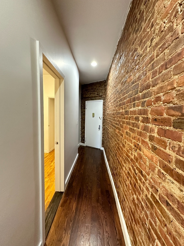 Bedford Avenue (Sterling Pl / St Johns Pl) - Photo 1