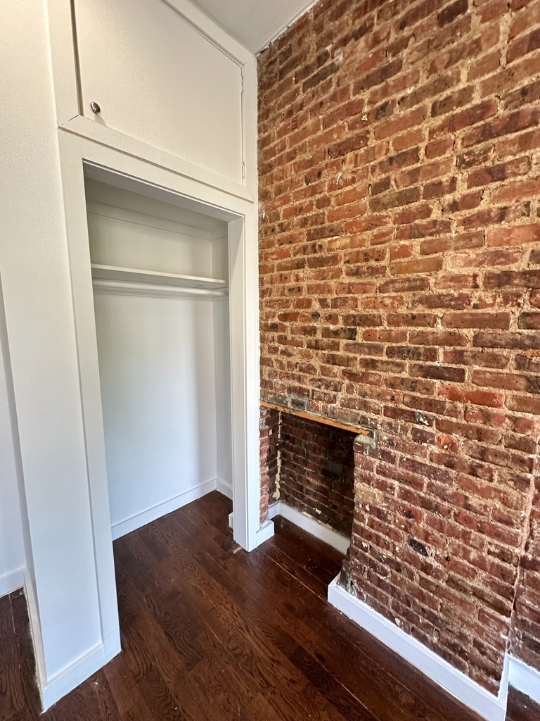 Bedford Avenue (Sterling Pl / St Johns Pl) - Photo 17