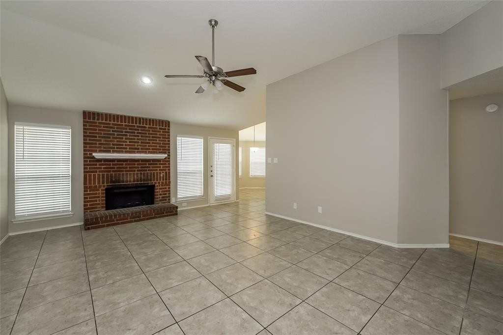 2700 Forest Creek Drive - Photo 3