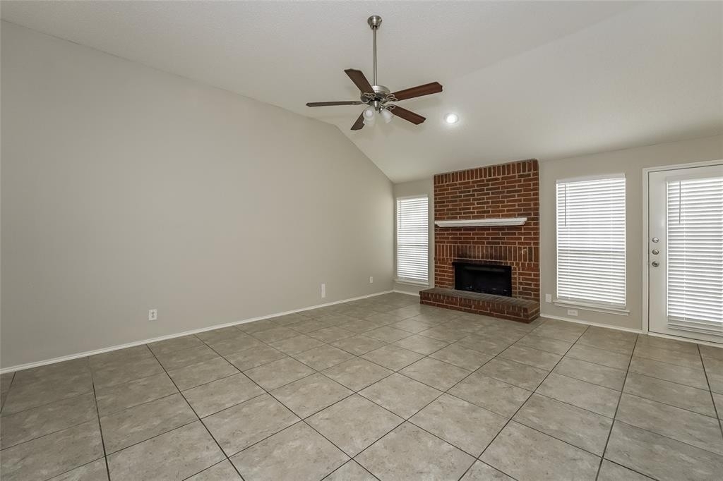 2700 Forest Creek Drive - Photo 2