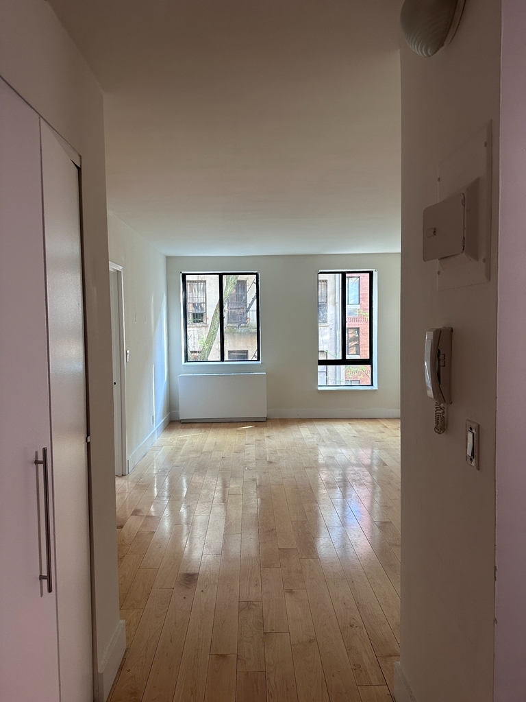 Room at 410 West 53rd Street for $2,200 by Cecilia Martin | RentHop