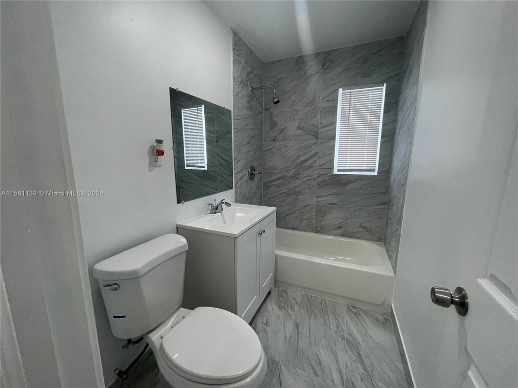 1145 Nw 125th St - Photo 22