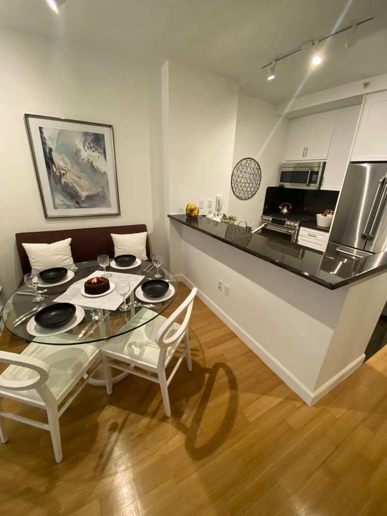 West 38th Street - Photo 5