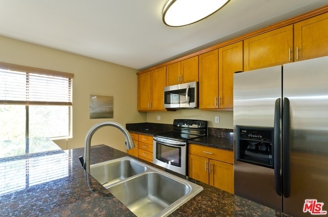 10982 Roebling Ave - Photo 25