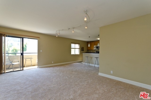 10982 Roebling Ave - Photo 6